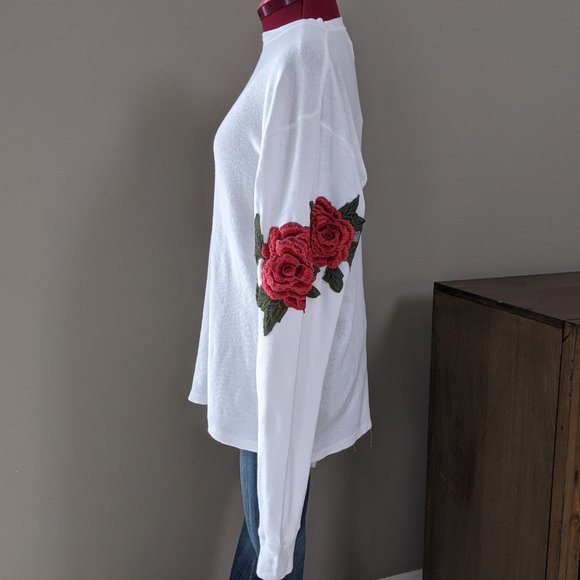🌹Vintage🥀Furst of a Kind | White Thermal Long Sleeve Embroidered Rose Ap - Picture 5 of 13